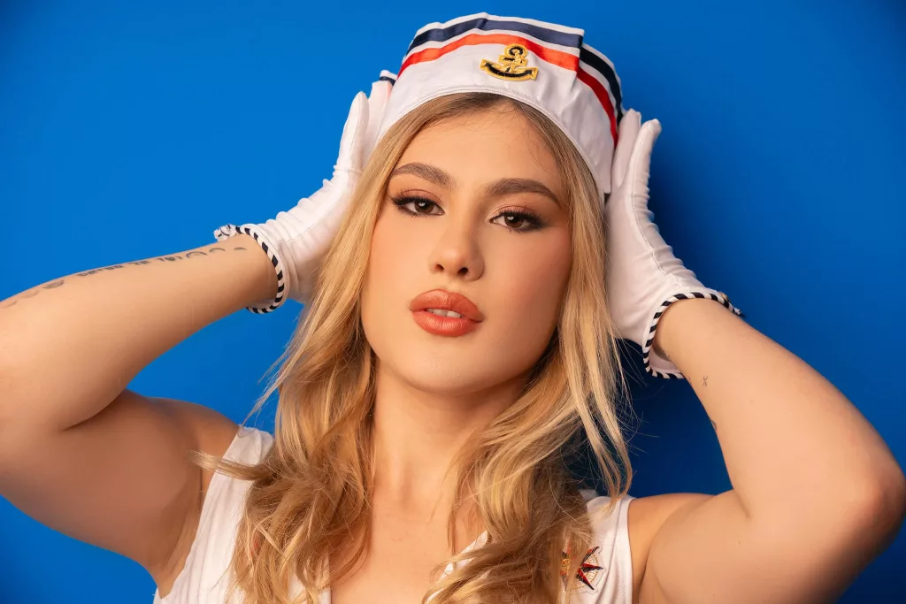 adelalaurent sets off as your captain