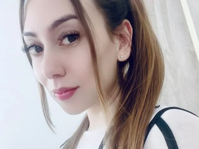 AprillRosen is spendicious to look at. You will fall in love with this beauty