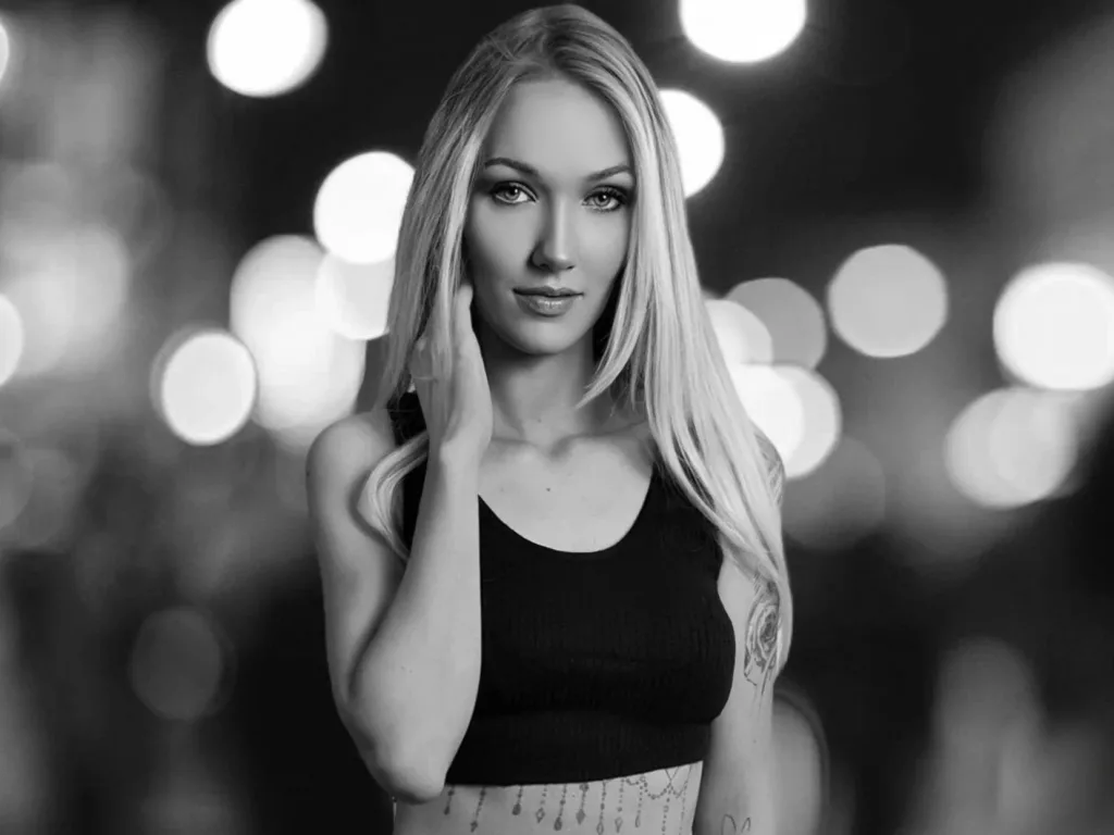 ginacolada-hot in a perfect black and white photo