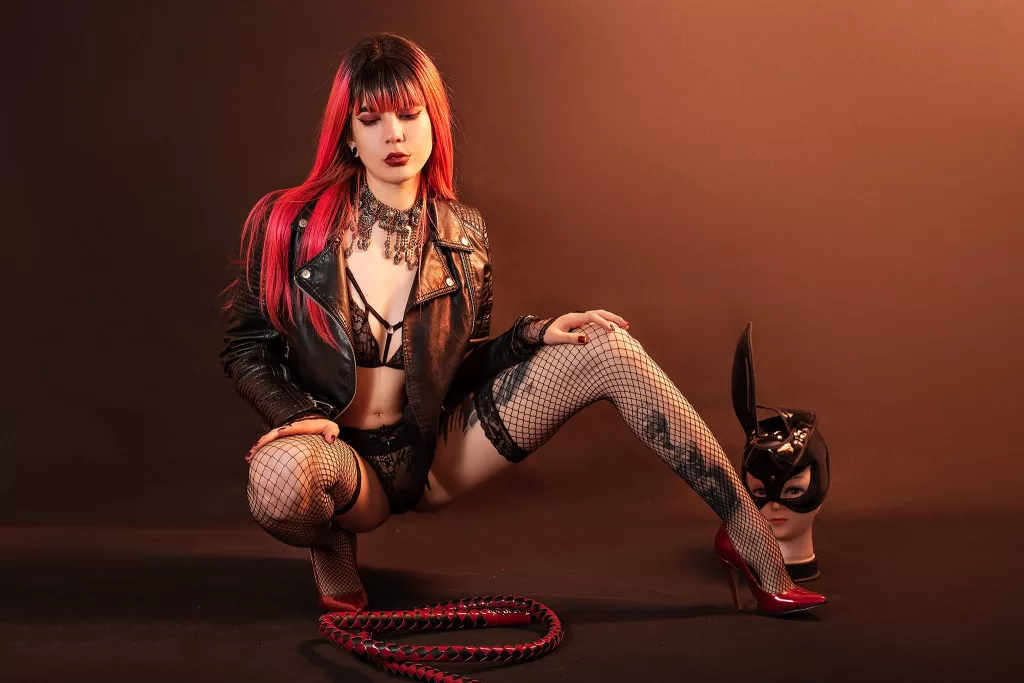KinkyHolly’s is your kinky sex guide