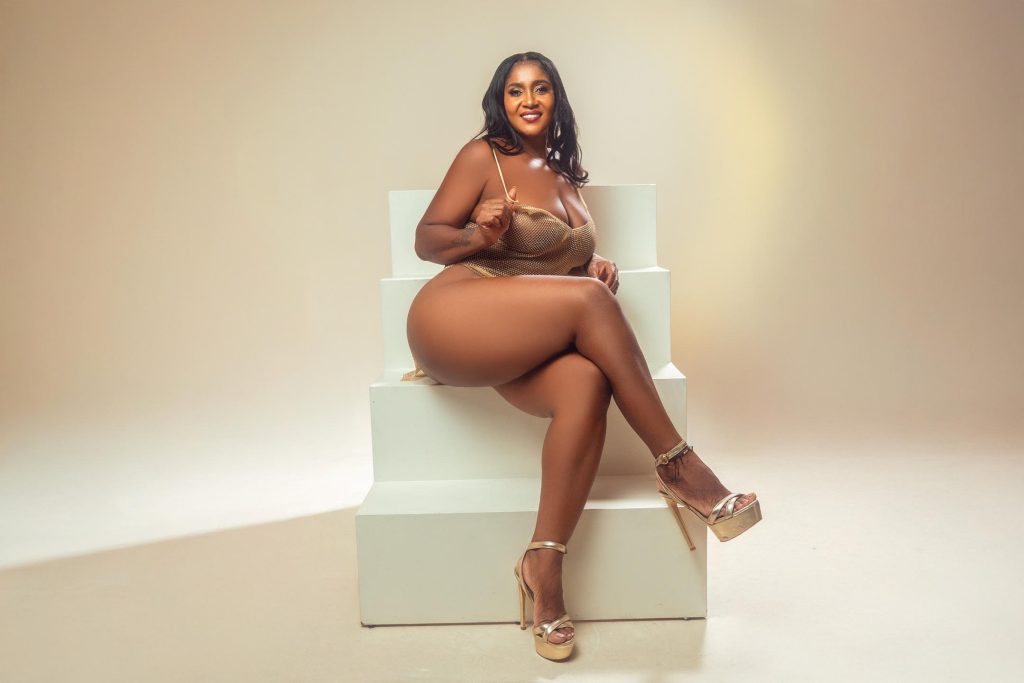 ebony cougar free cams 