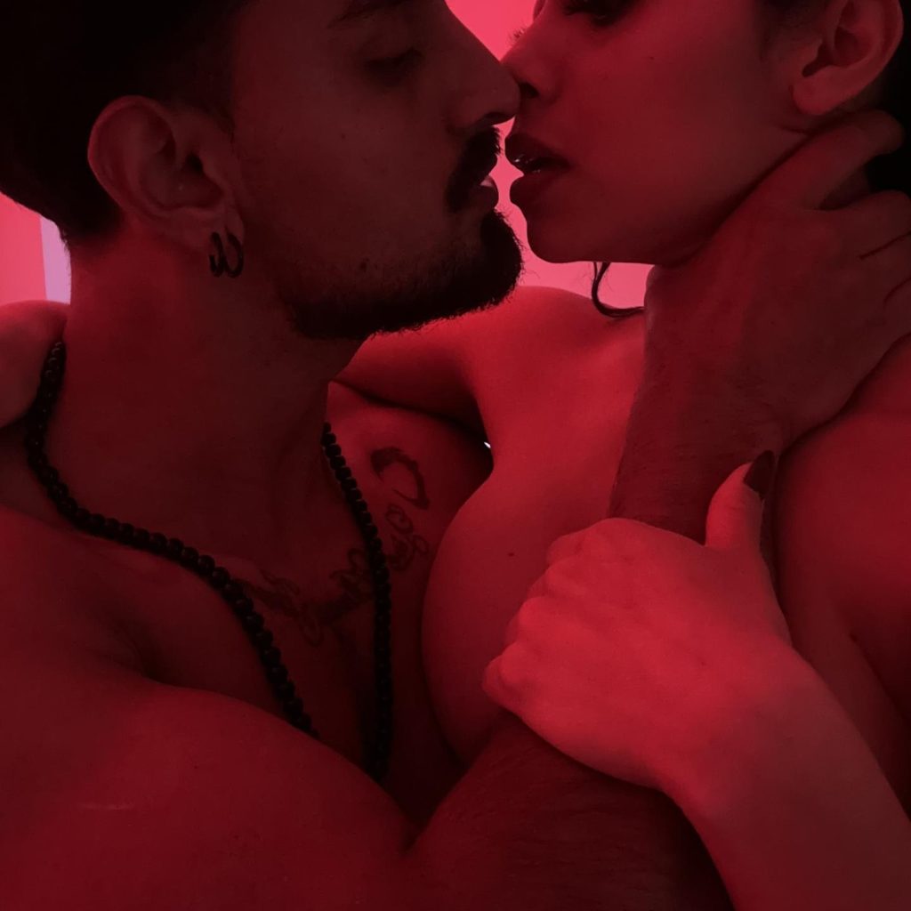 Sensual cuckold girlfriend edging her partner live