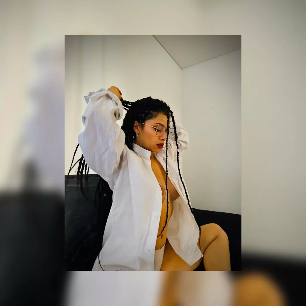 Arabian cuckold partner watching his queen take control