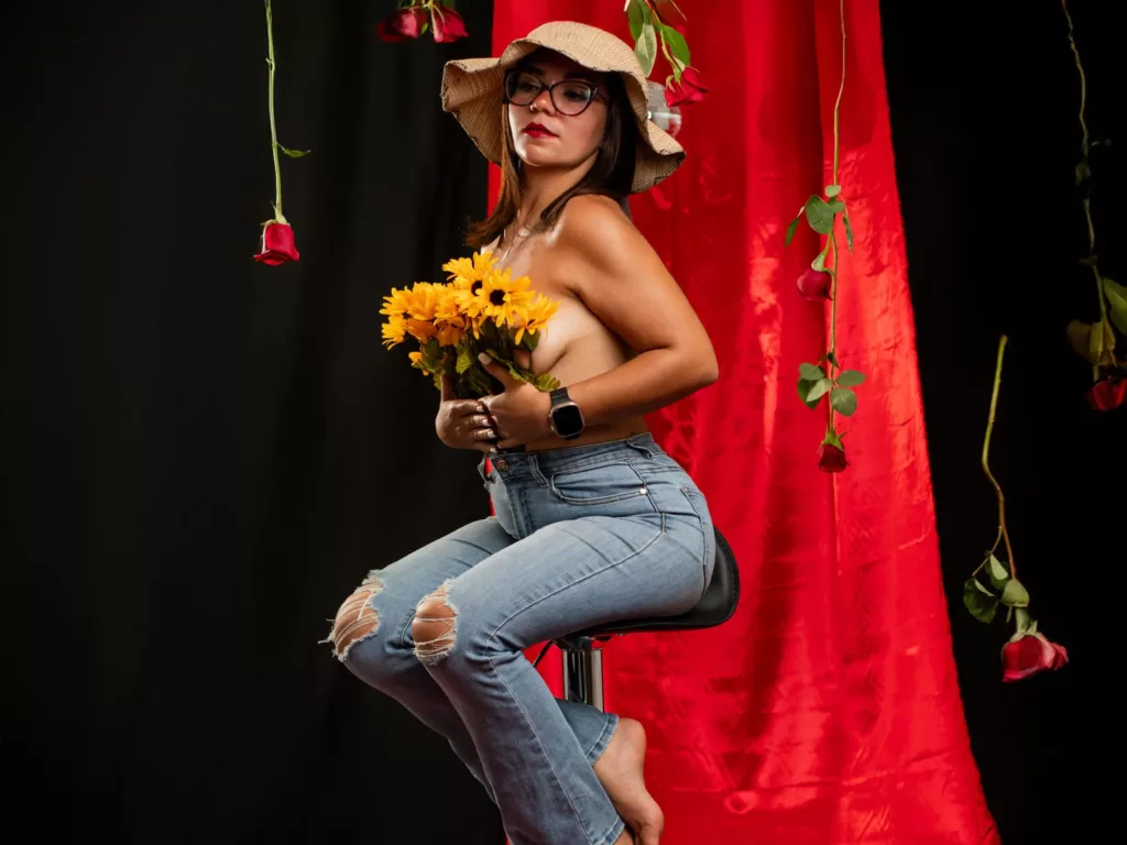 ValeryPierce: food sex diet, ripped jeans, straw hat, yellow flowers